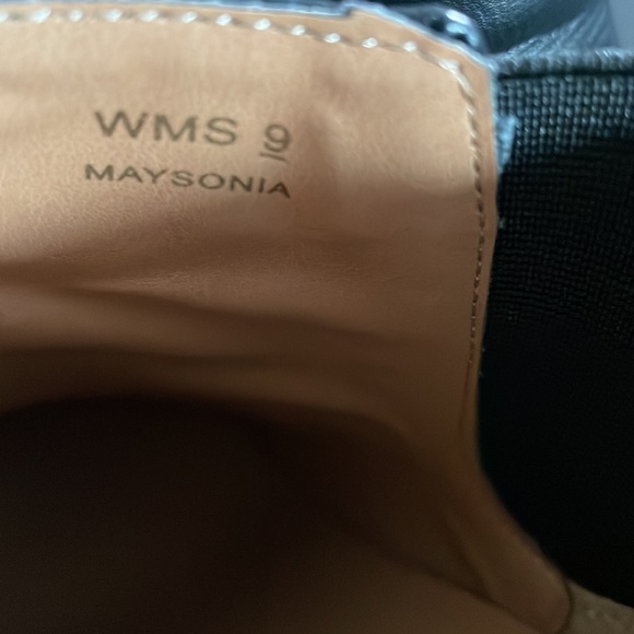 Size 9 wide black boots - Picture 7 of 7